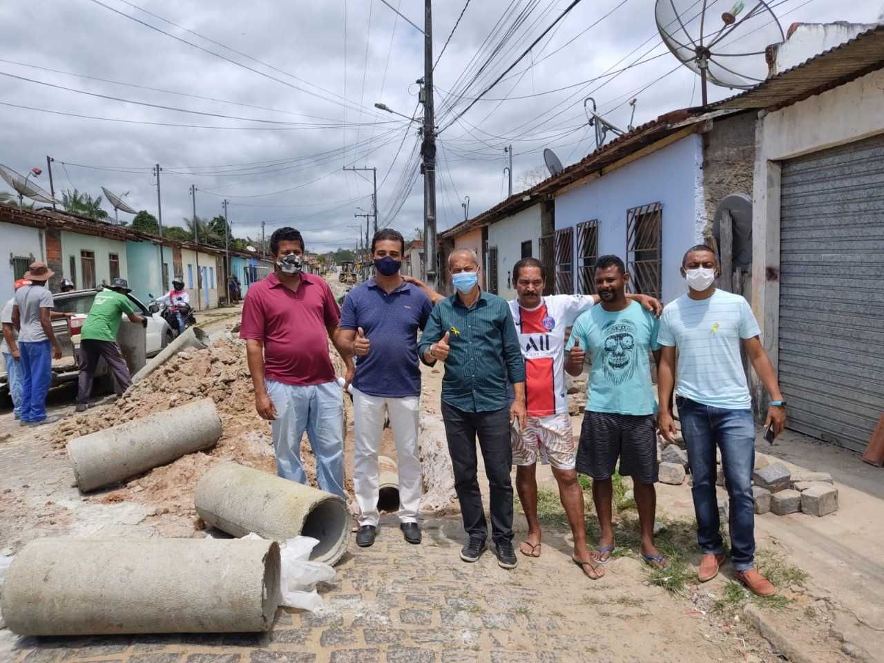 Camacã: Após 20 anos moradores das Casas Novas em Leoventura comemoram o início da obra de esgotamento sanitário
